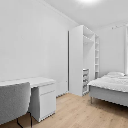 Apartment Large 4br In Quiet Nygaard *